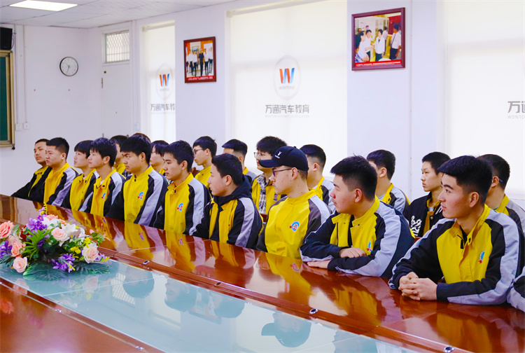 校企定向新未来——西安万通靓车牛人专场招聘会！