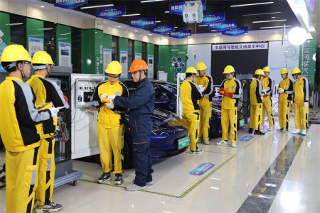 新选择！欢迎报读新能源充电桩运维技师专业！
